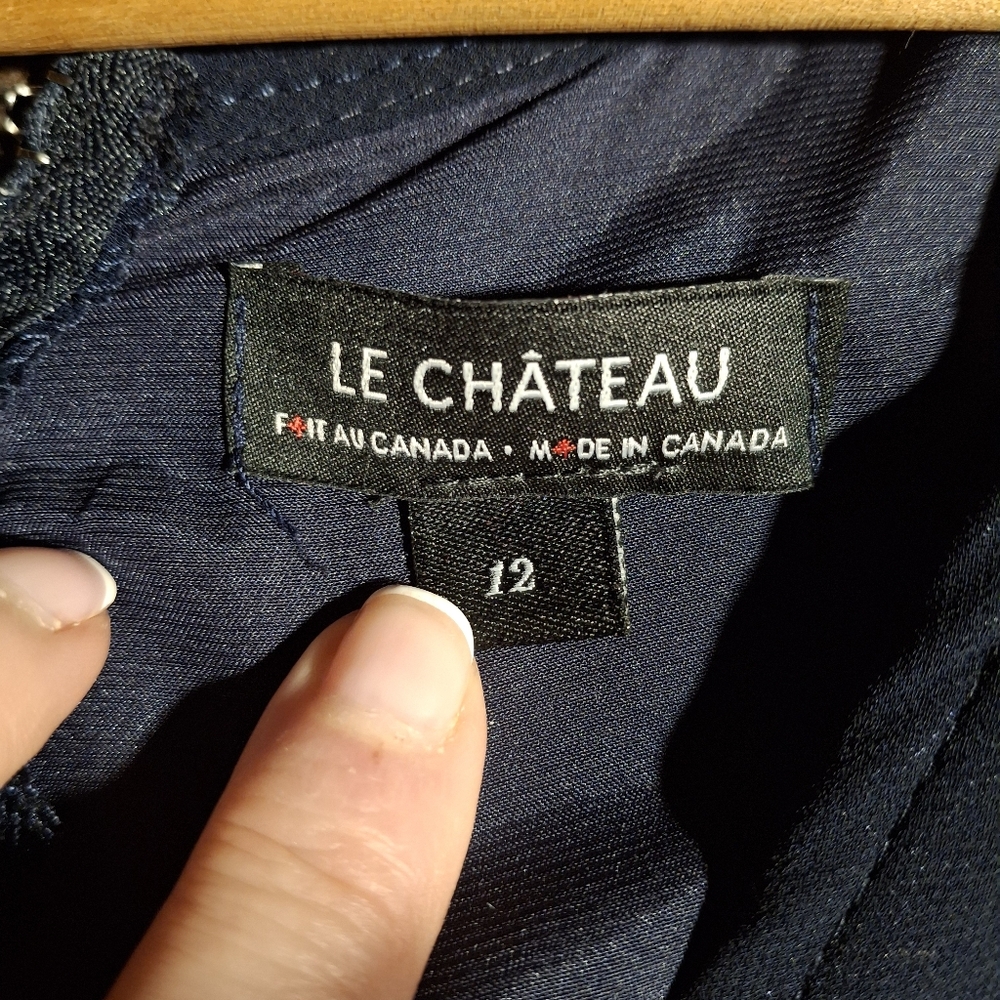 ๐Le Chateau Dress๐ - Picture 6 of 9